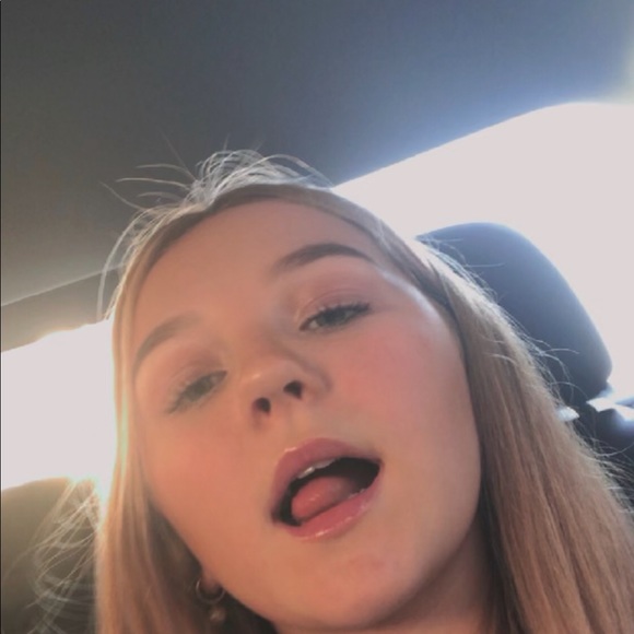 Meet your Posher, Susie - Picture 3 of 4